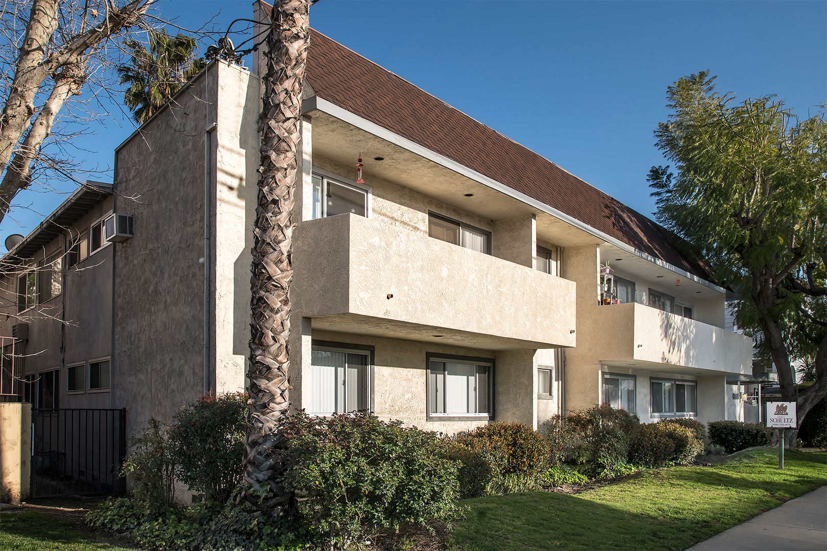 Sherman Oaks Apartment: 4760 Kester Avenue