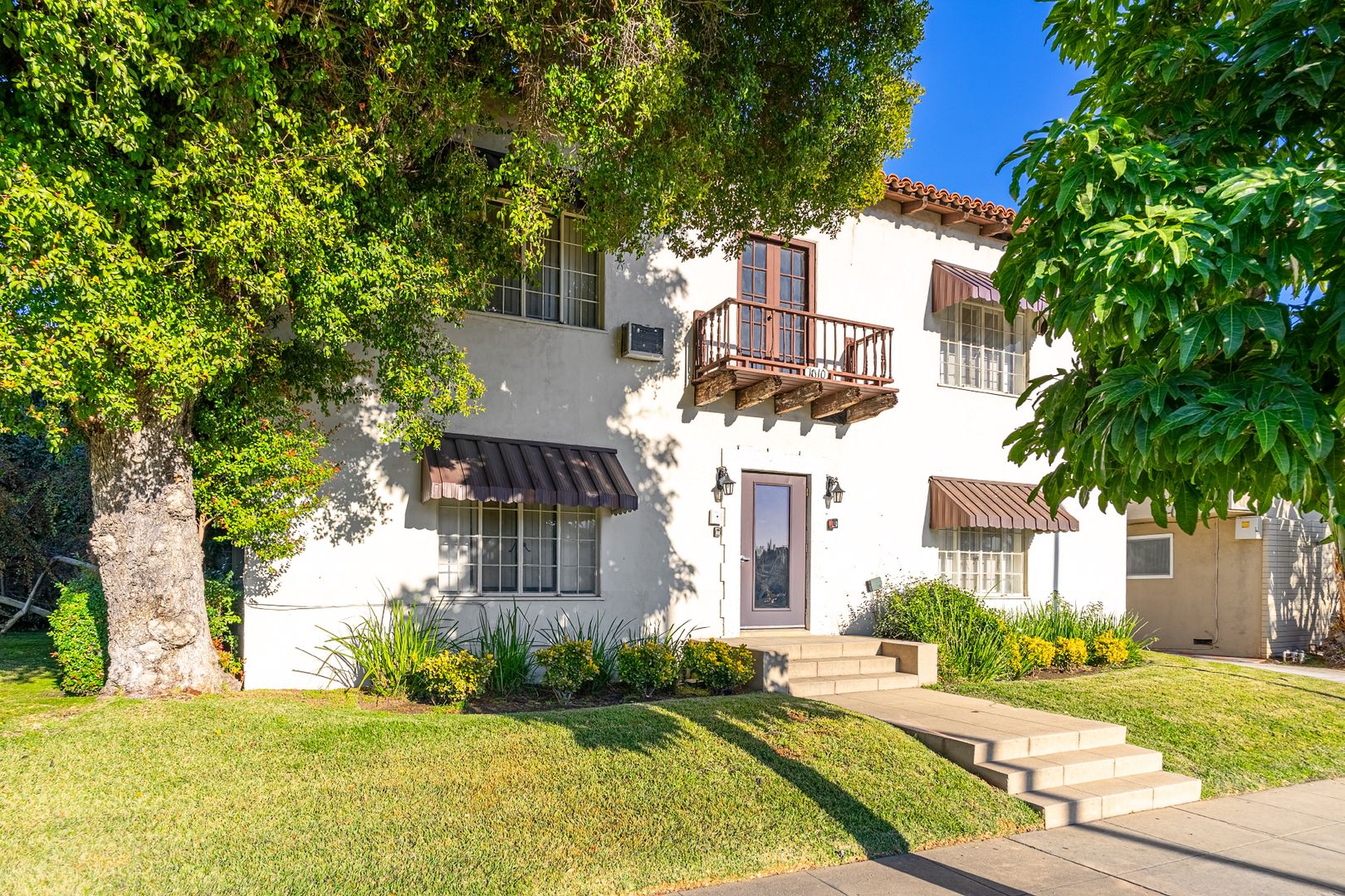 Alhambra Apartment: 1010 N. 1st St.