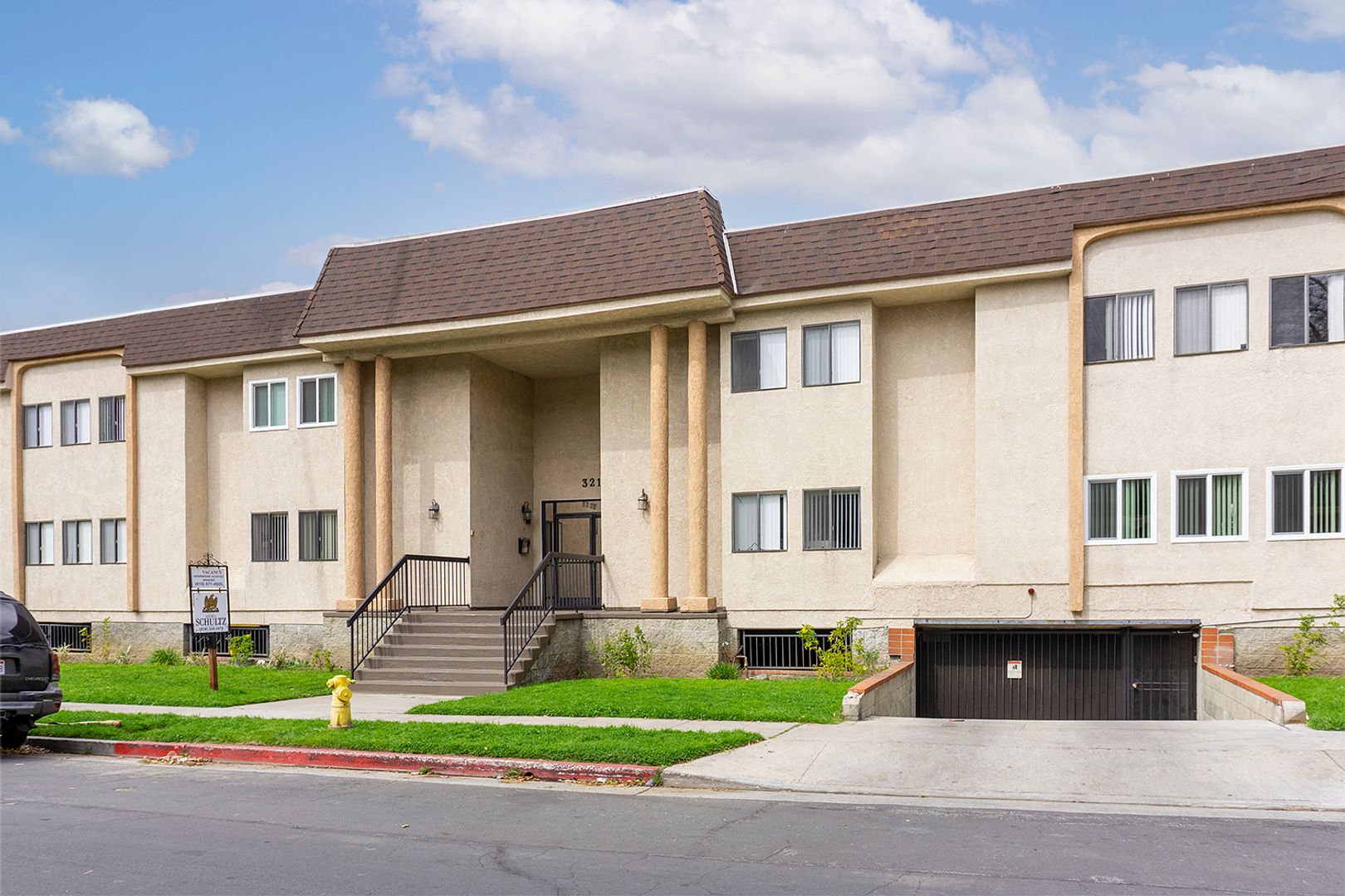 Glendale Apartment: 321 N. Cedar St.