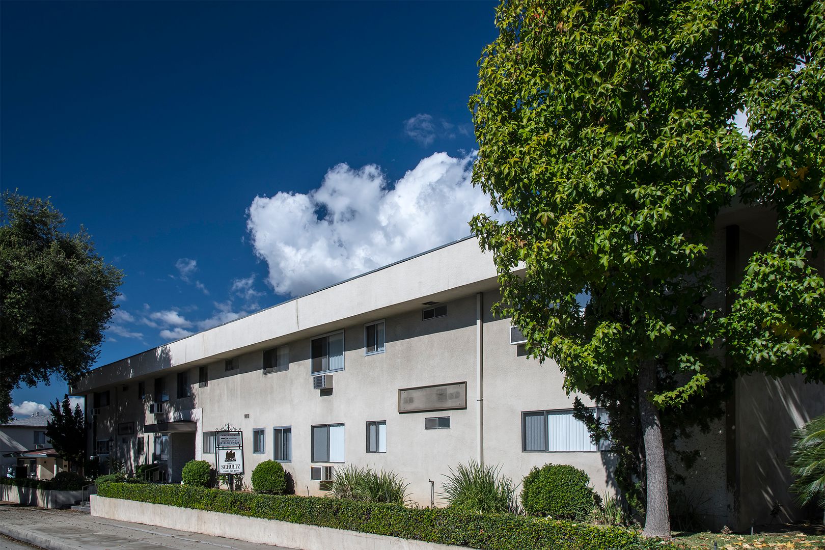 Monrovia Apartment: 833 W. Foothill Blvd.