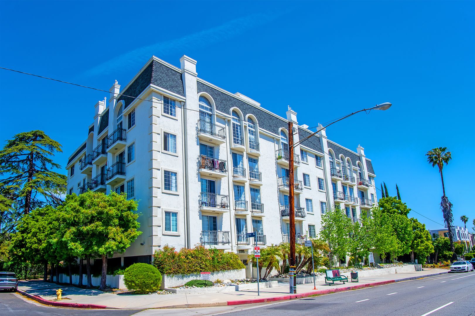 Valley Village Apartment: 11915 Riverside Dr.