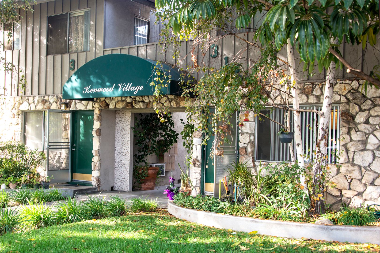 Glendale Apartment: 311 N. Kenwood St.