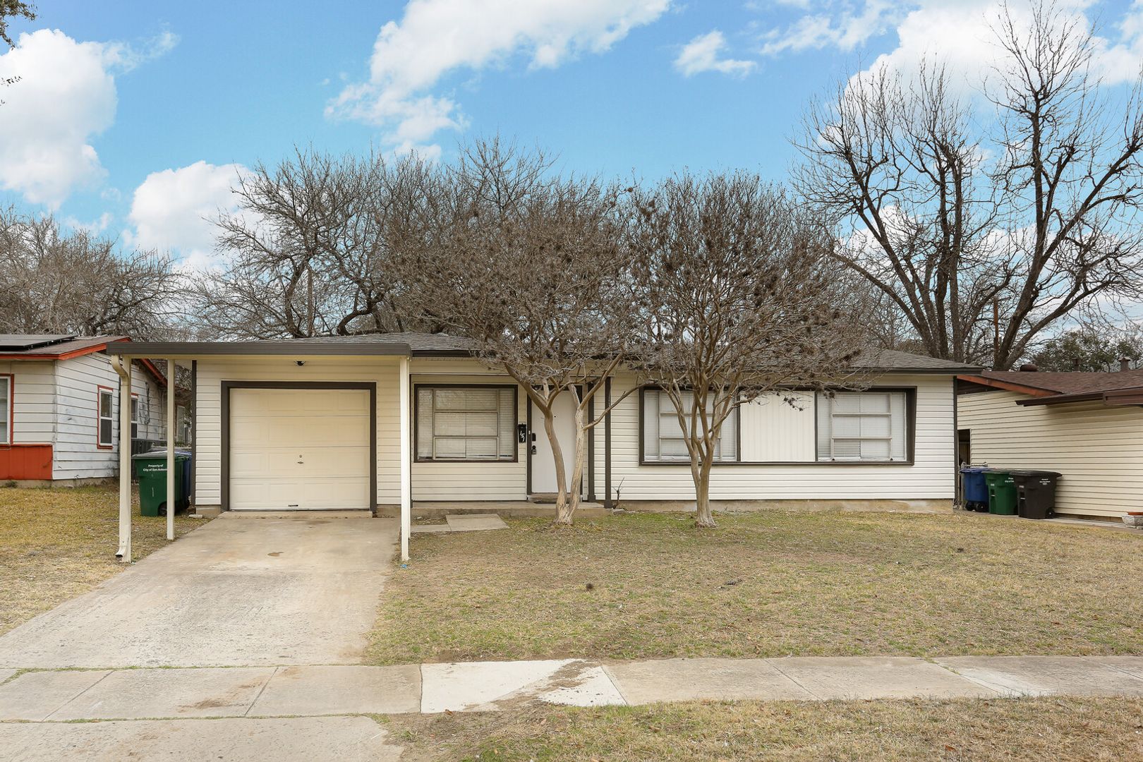 San Antonio House: 151 Pilgrim Dr