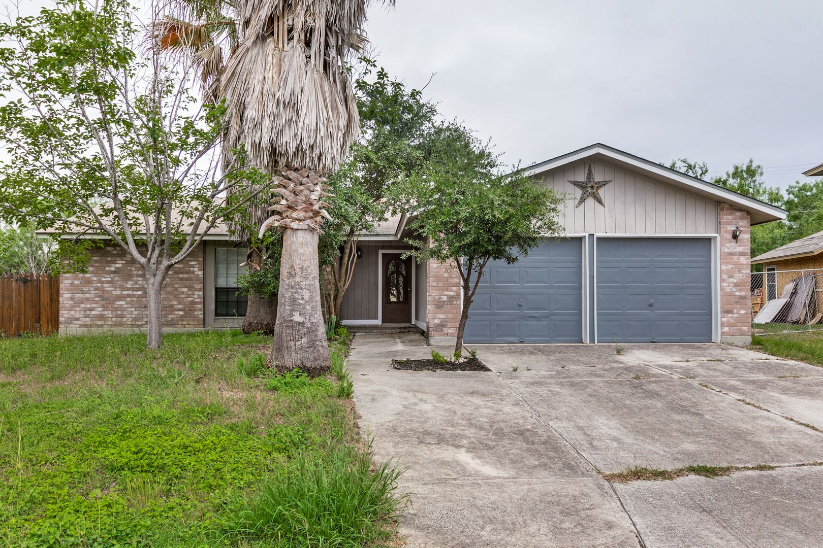 San Antonio House: 6991 Sunset Village Dr