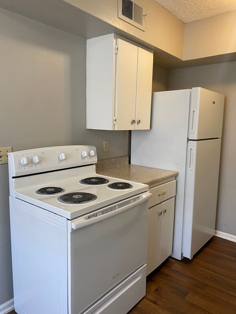 San Antonio Apartment: 701 E Grayson St - 25