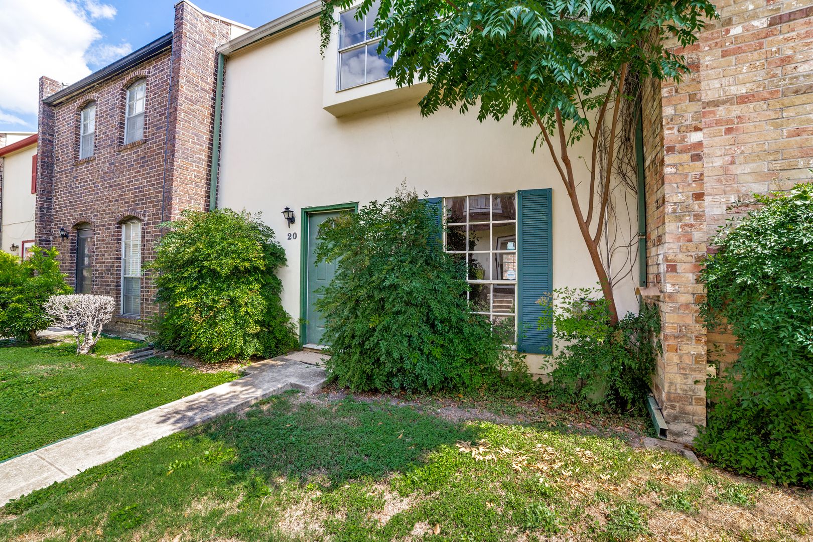 San Antonio Townhome: 6427 Wurzbach Rd Unit 20