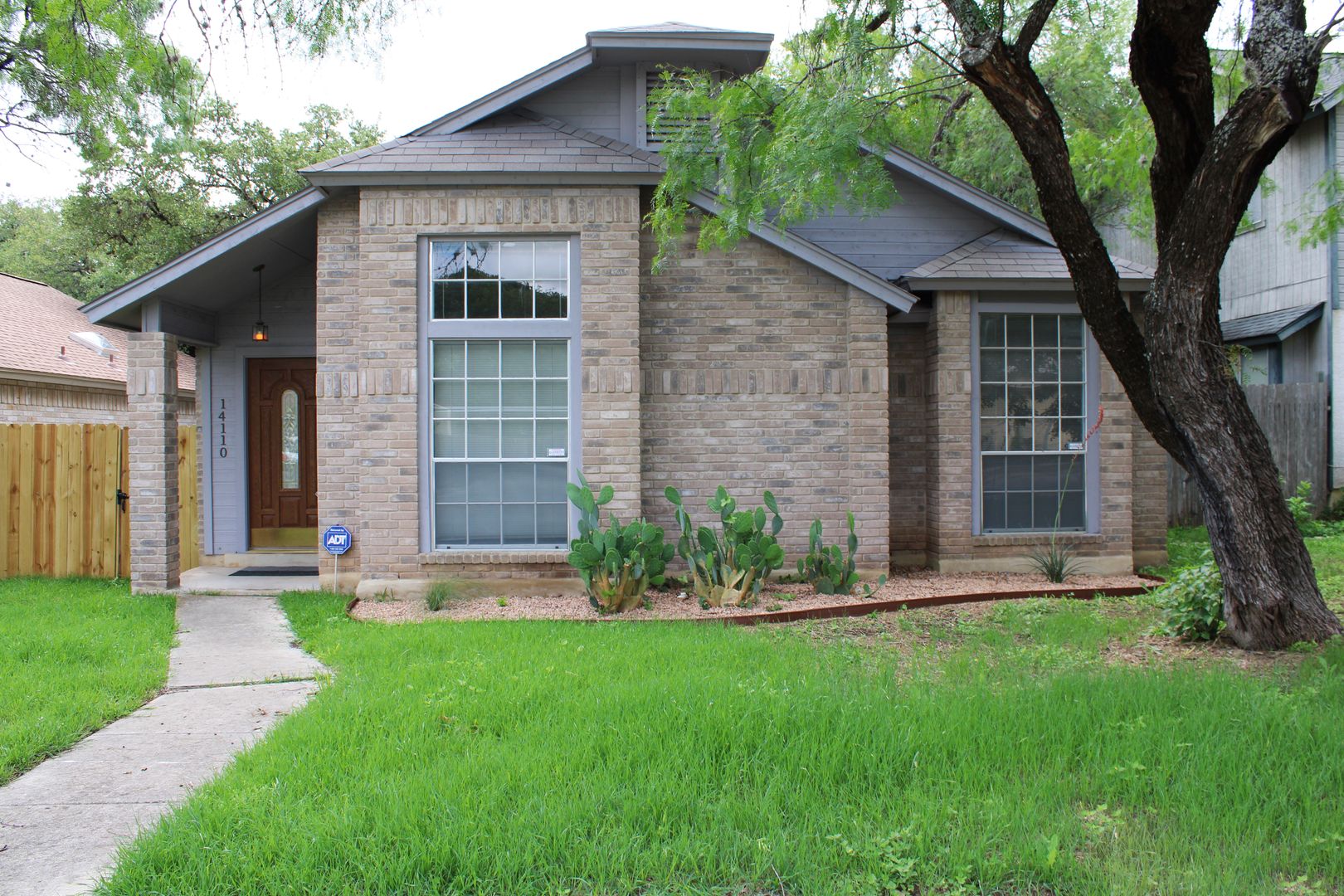 San Antonio House: 14110 George Rd