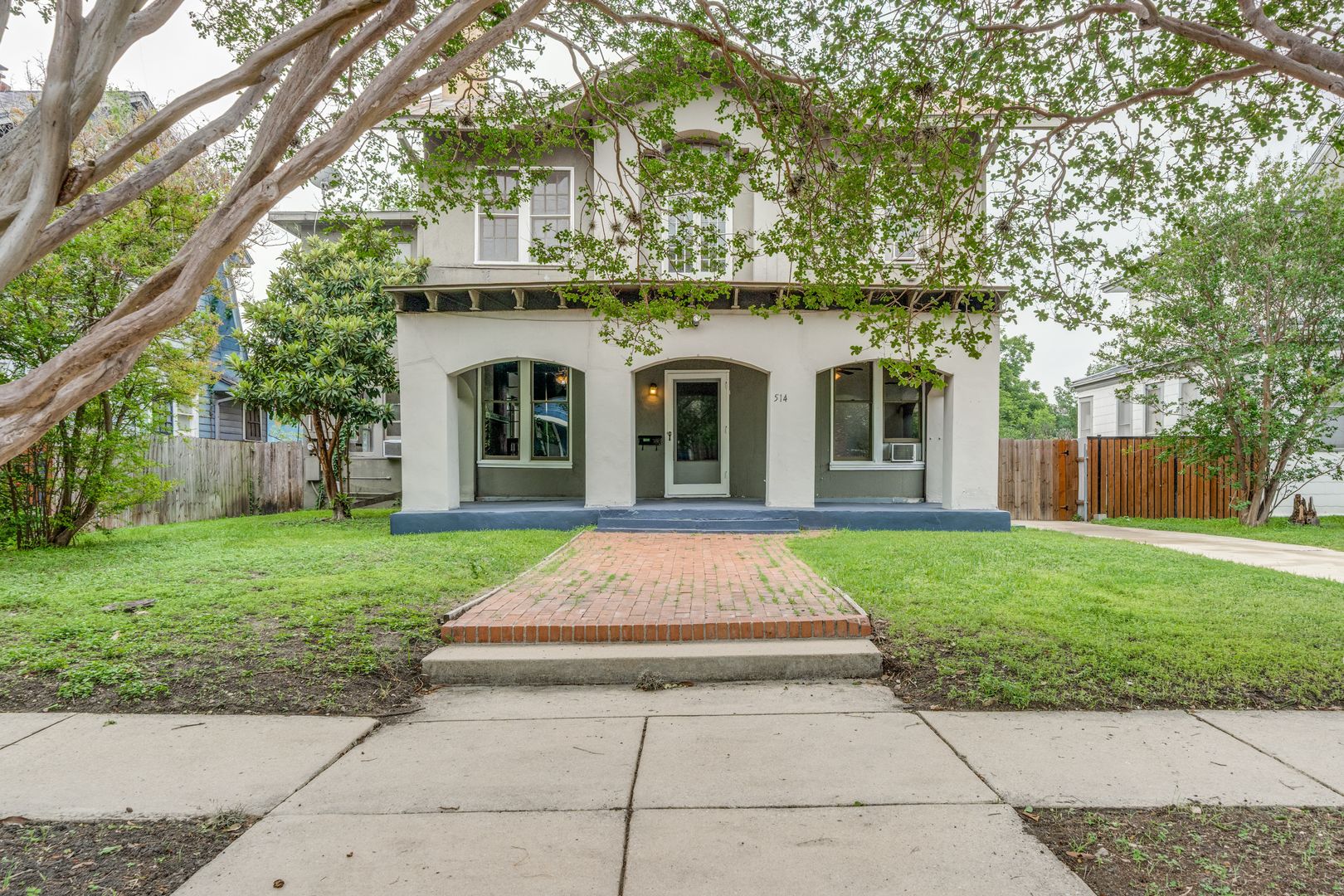 San Antonio House: 514 E Park Ave