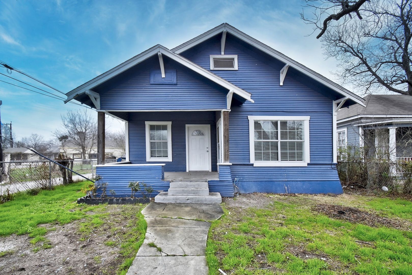 San Antonio House: 104 Webb