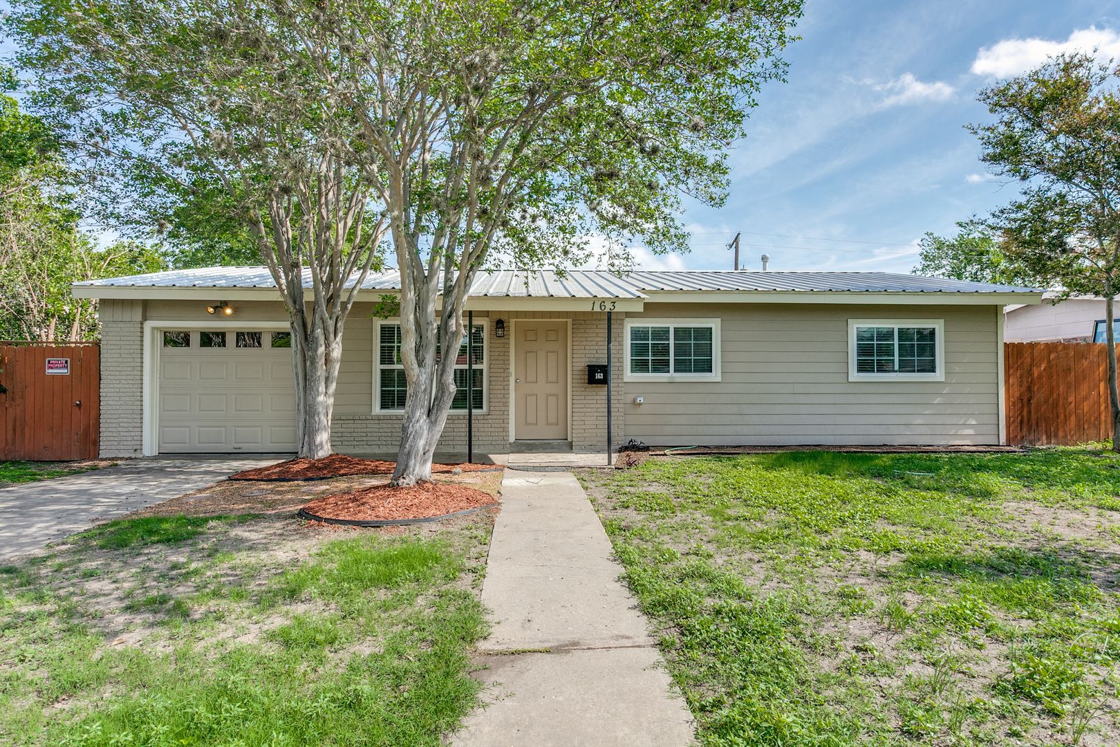 San Antonio House: 163 Antrim Dr
