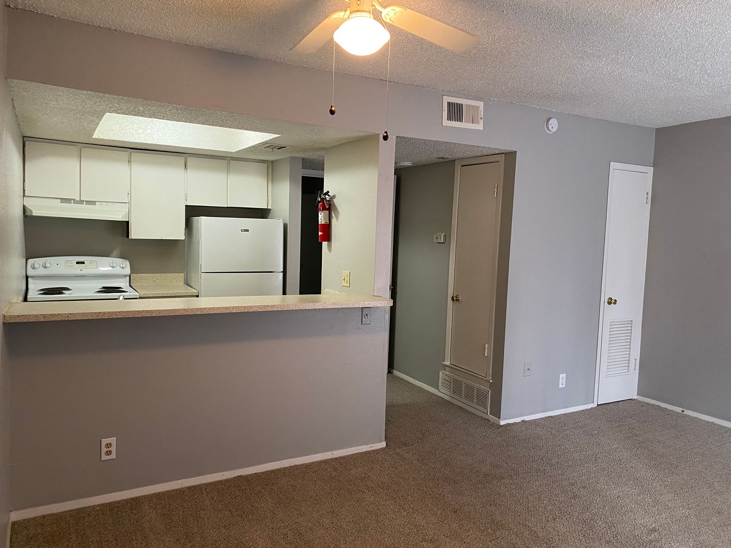 San Antonio Apartment: 717 E Grayson St - 13