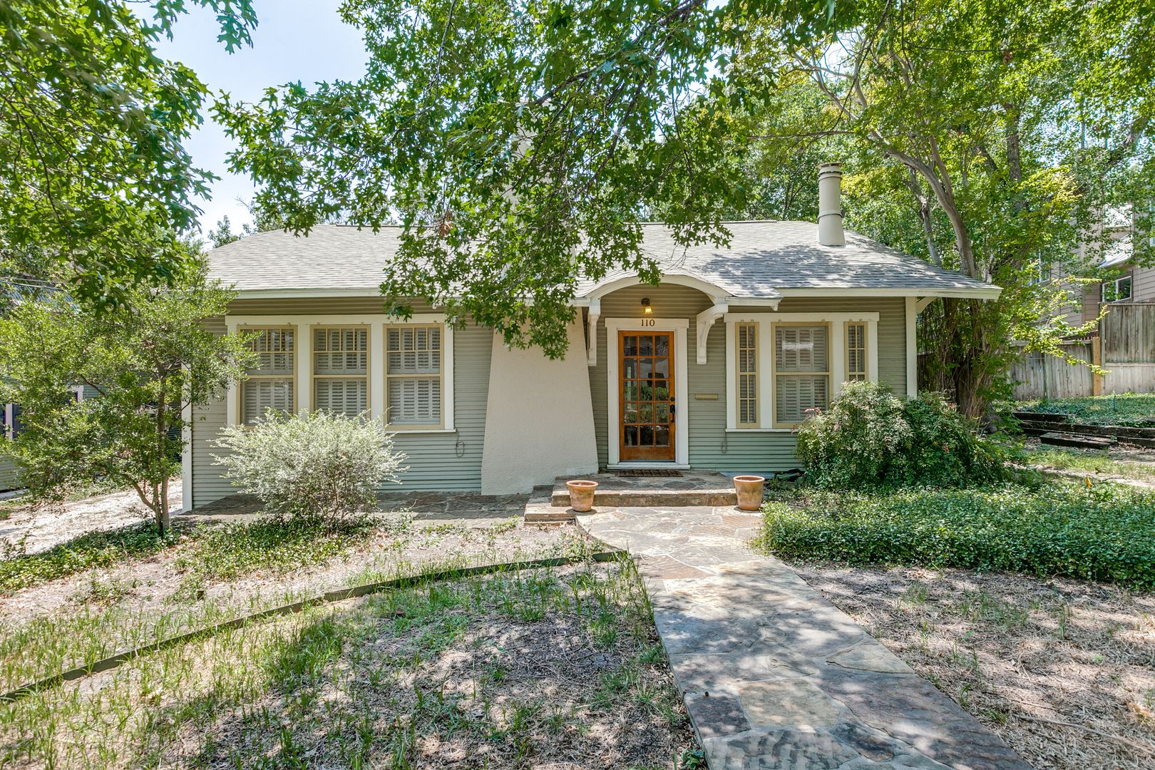 Alamo Heights House: 110 Eaton St
