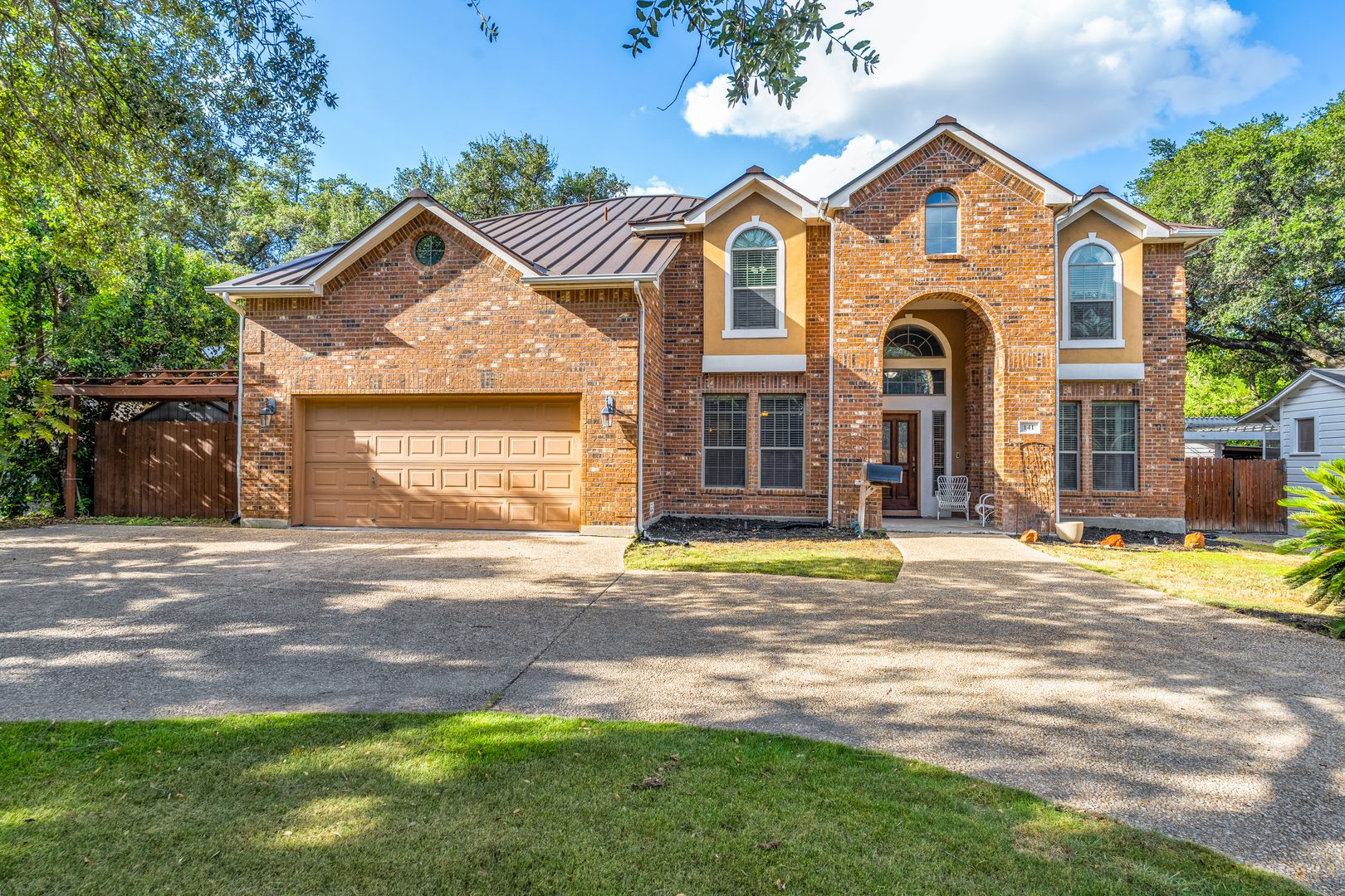 San Antonio House: 141 Claywell Dr