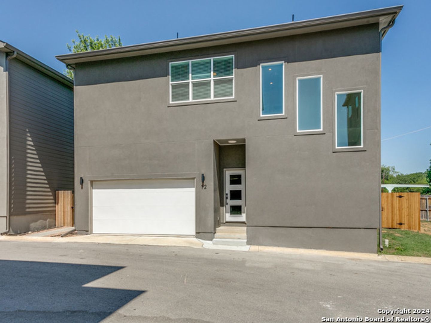 San Antonio House: 1618 W Lawndale Dr Unit 12
