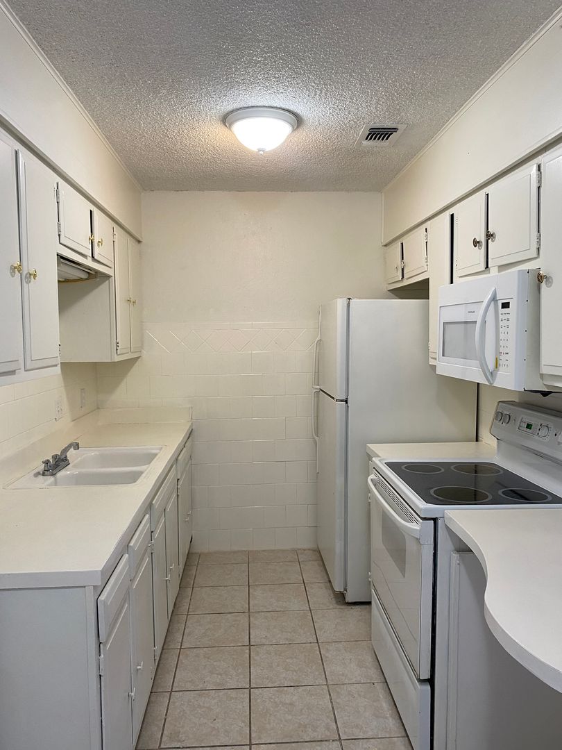 San Antonio Apartment: 7770 Skolout Street