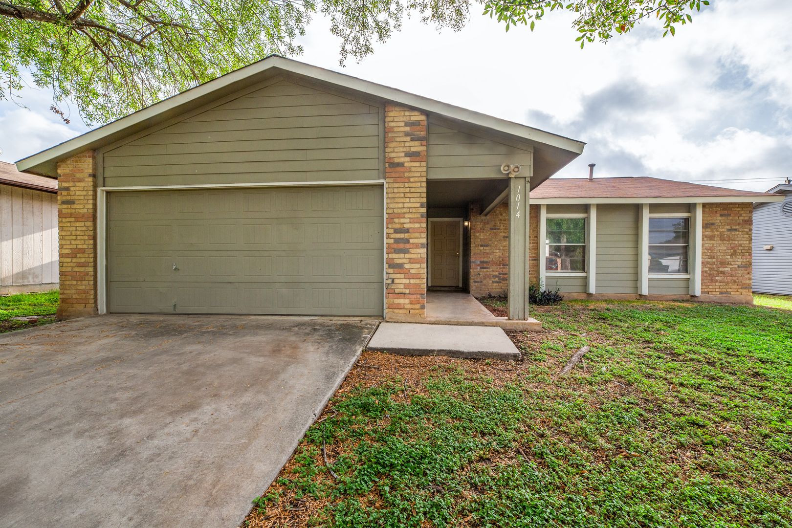 San Antonio House: 1014 Cloverbrook St