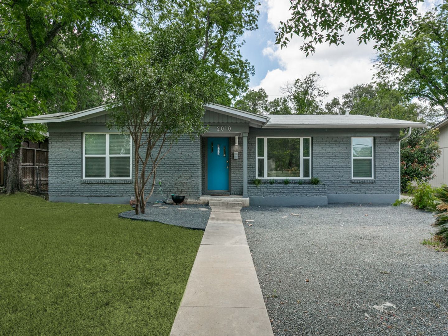 San Antonio House: 2010 Edgehill Dr.
