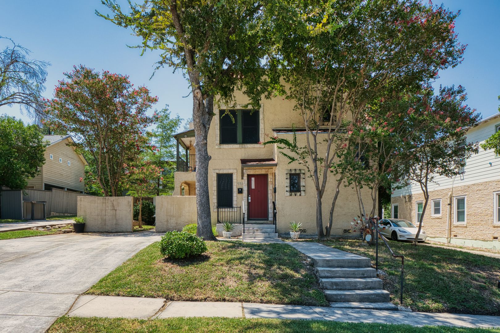 San Antonio Apartment: 526 Pershing Ave