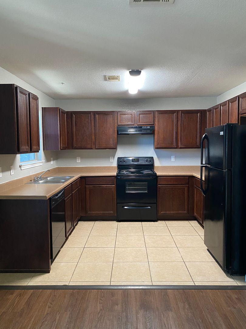 San Antonio Apartment: 14815 Judson Rd