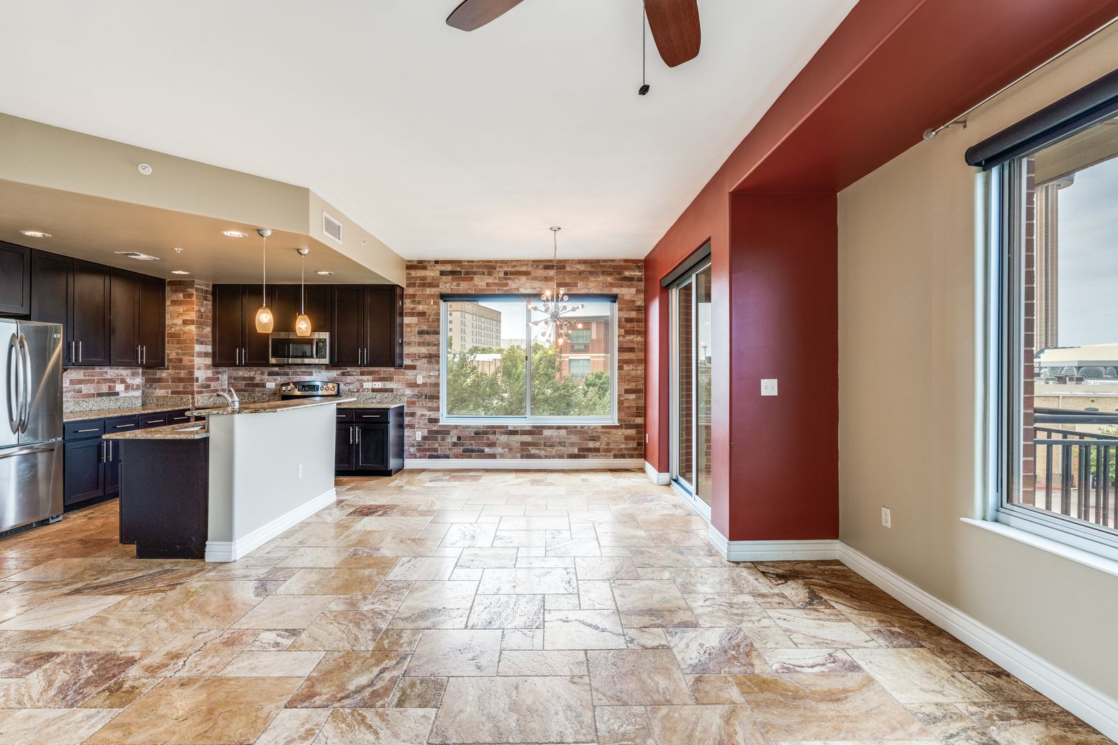 San Antonio House: 215 N Center St Unit 307