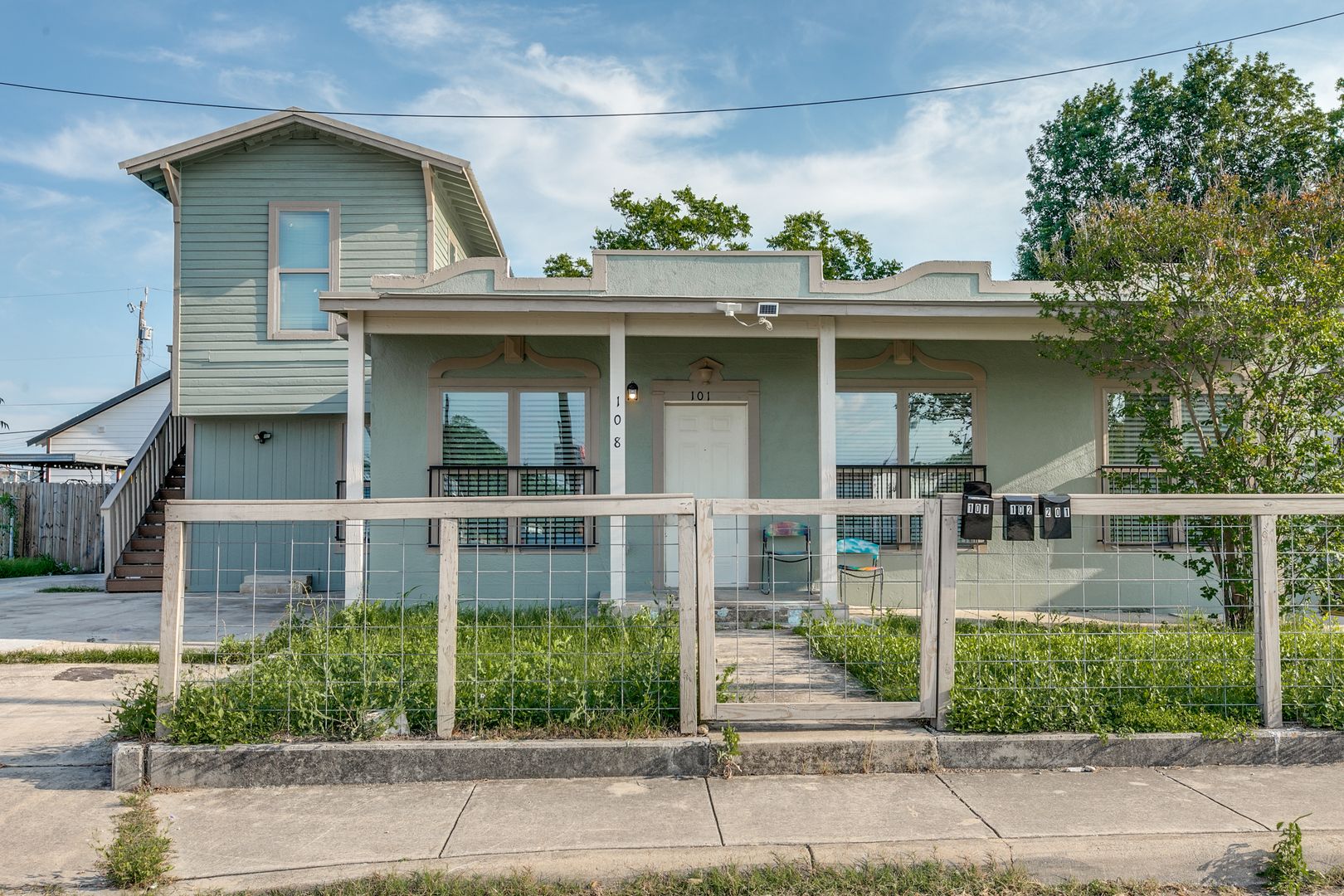 San Antonio Multiplex: 108 Beatrice Ave Unit 101