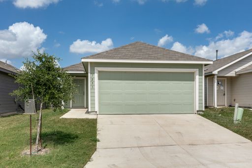 Well Maintained 4-Bedroom Home Near Lackland AFB – photo 1
