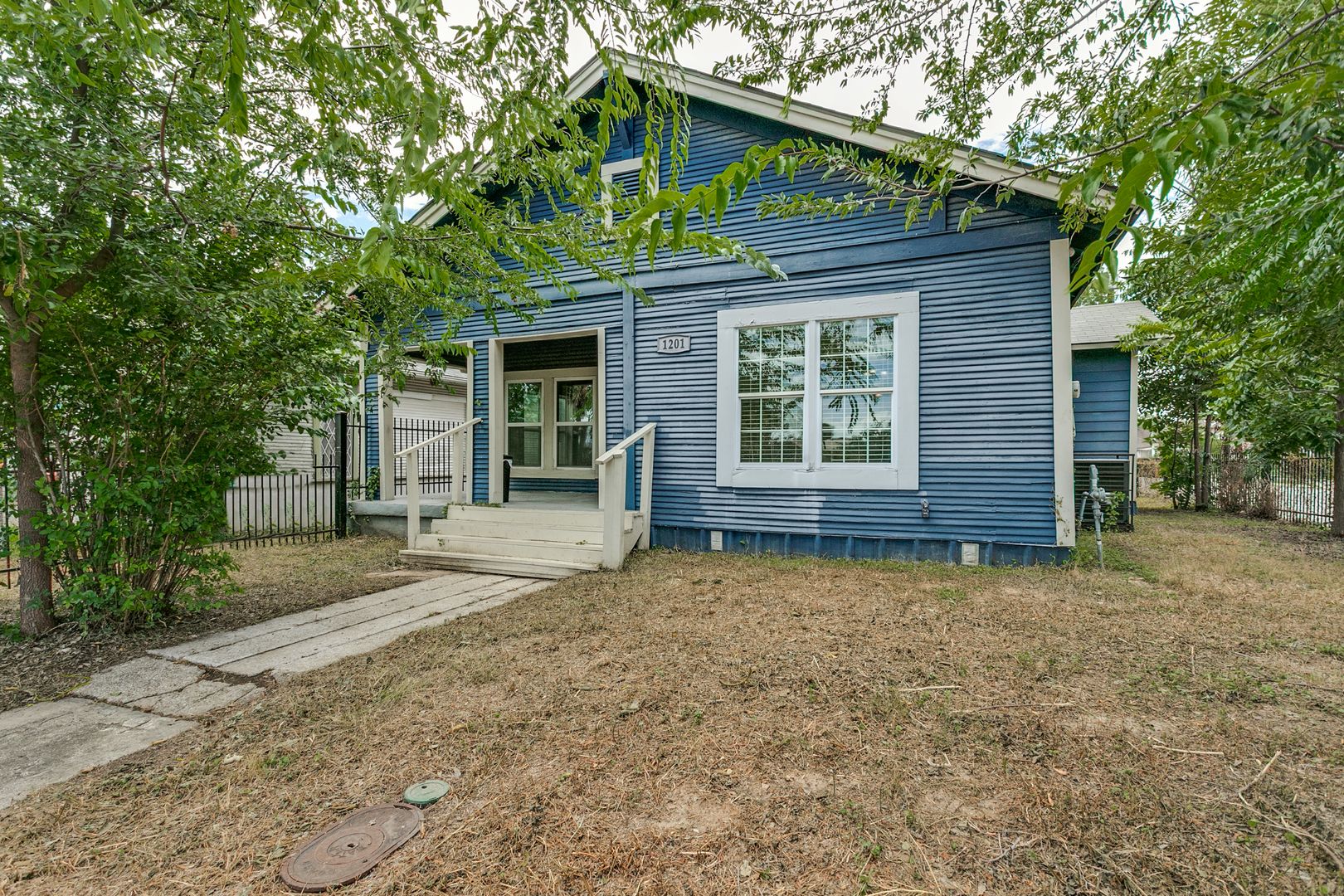 San Antonio House: 1201 S Palmetto