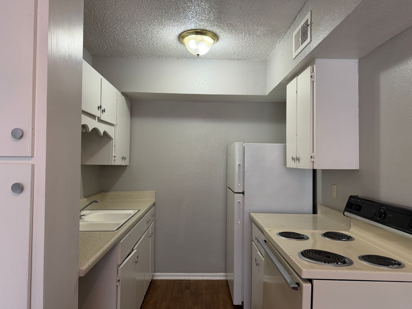 San Antonio Apartment: 701 E Grayson St
