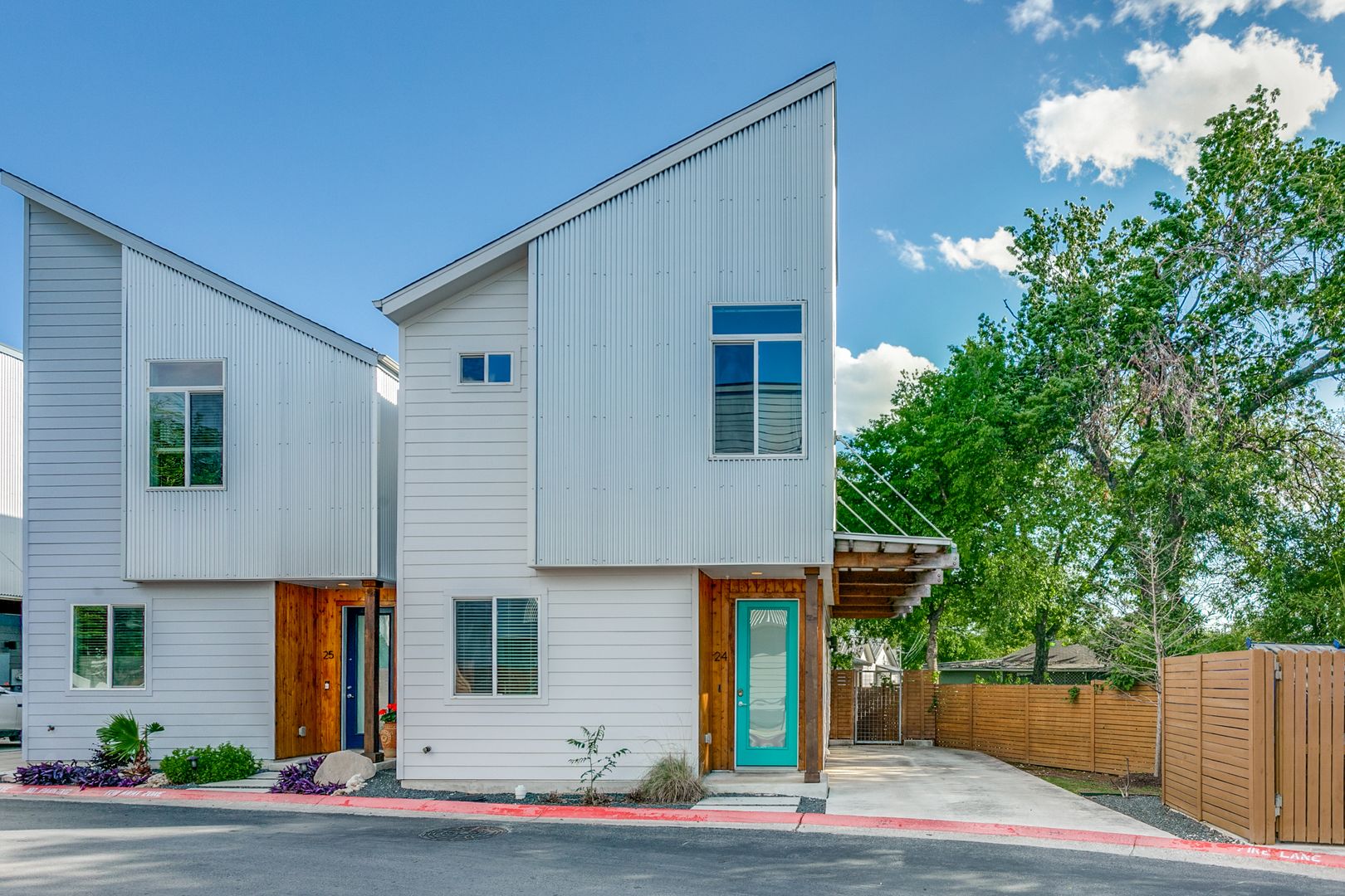 San Antonio House: 330 Clay St Unit #24