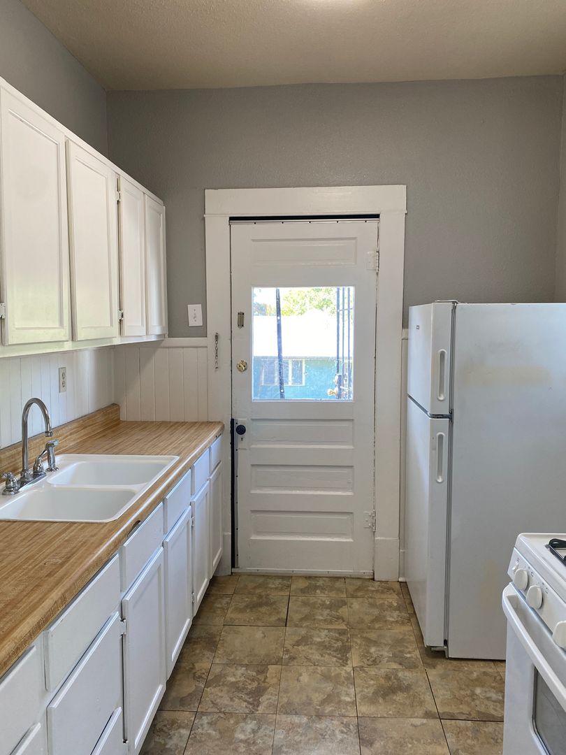 San Antonio Apartment: 531 Cedar St