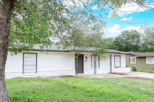 Single Story Home Near Tom Slick Park – photo 1