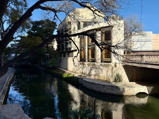 Residential/Retail Space On Riverwalk – photo 1