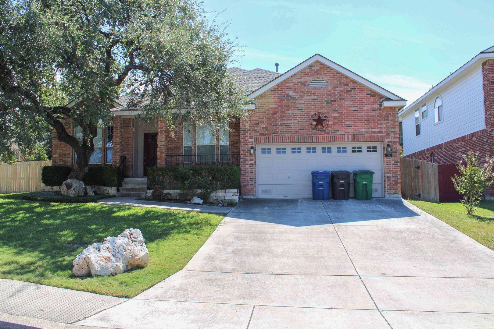 San Antonio House: 314 Neches Branch