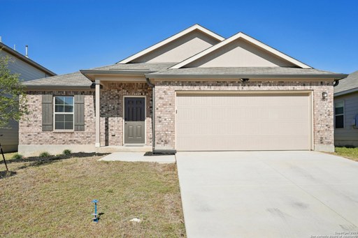 Beautiful 3 - Bedroom One Story Home in Vista Ridge Community – photo 1