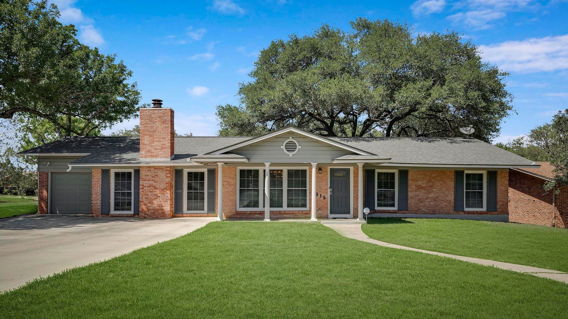 San Antonio House: 1815 Edgehill Dr