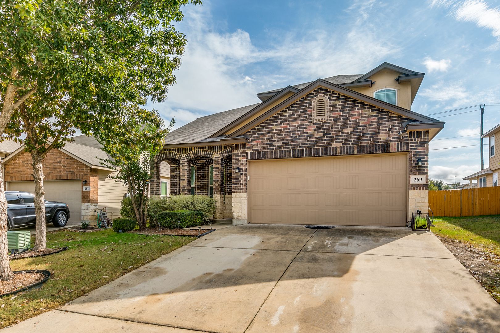San Antonio House: 269 Tufted Crest