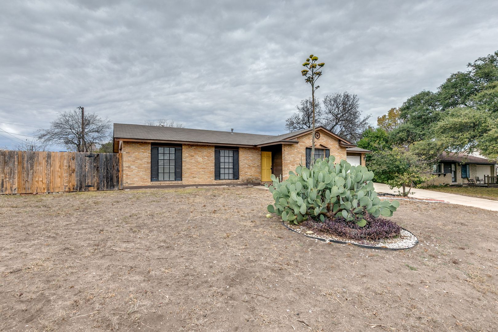 San Antonio House: 7923 Briaridge Dr