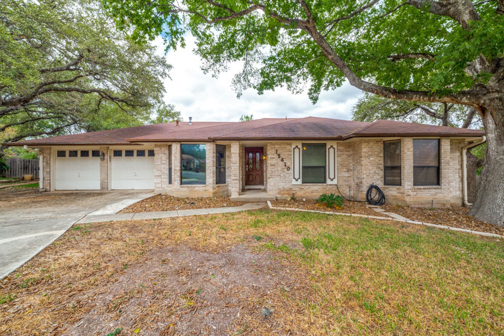San Antonio House: 15410 Circle Path St