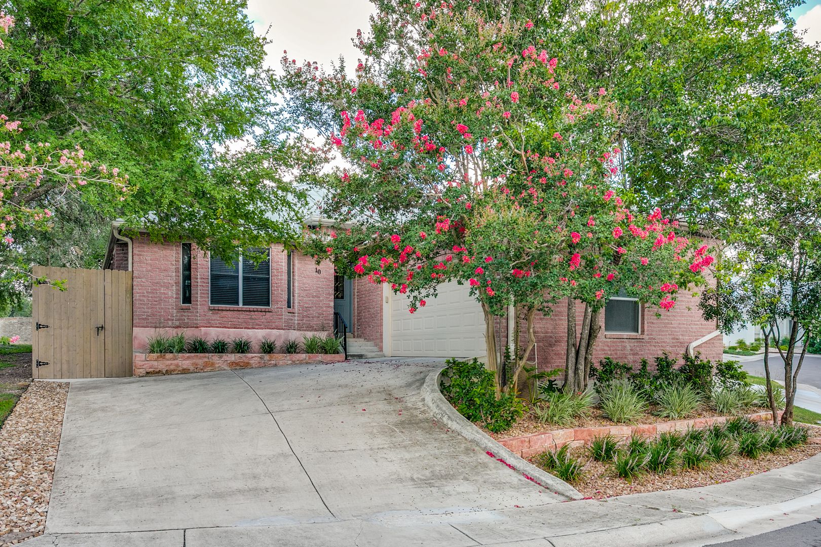 San Antonio House: 10 Oakwell Farms Parkway