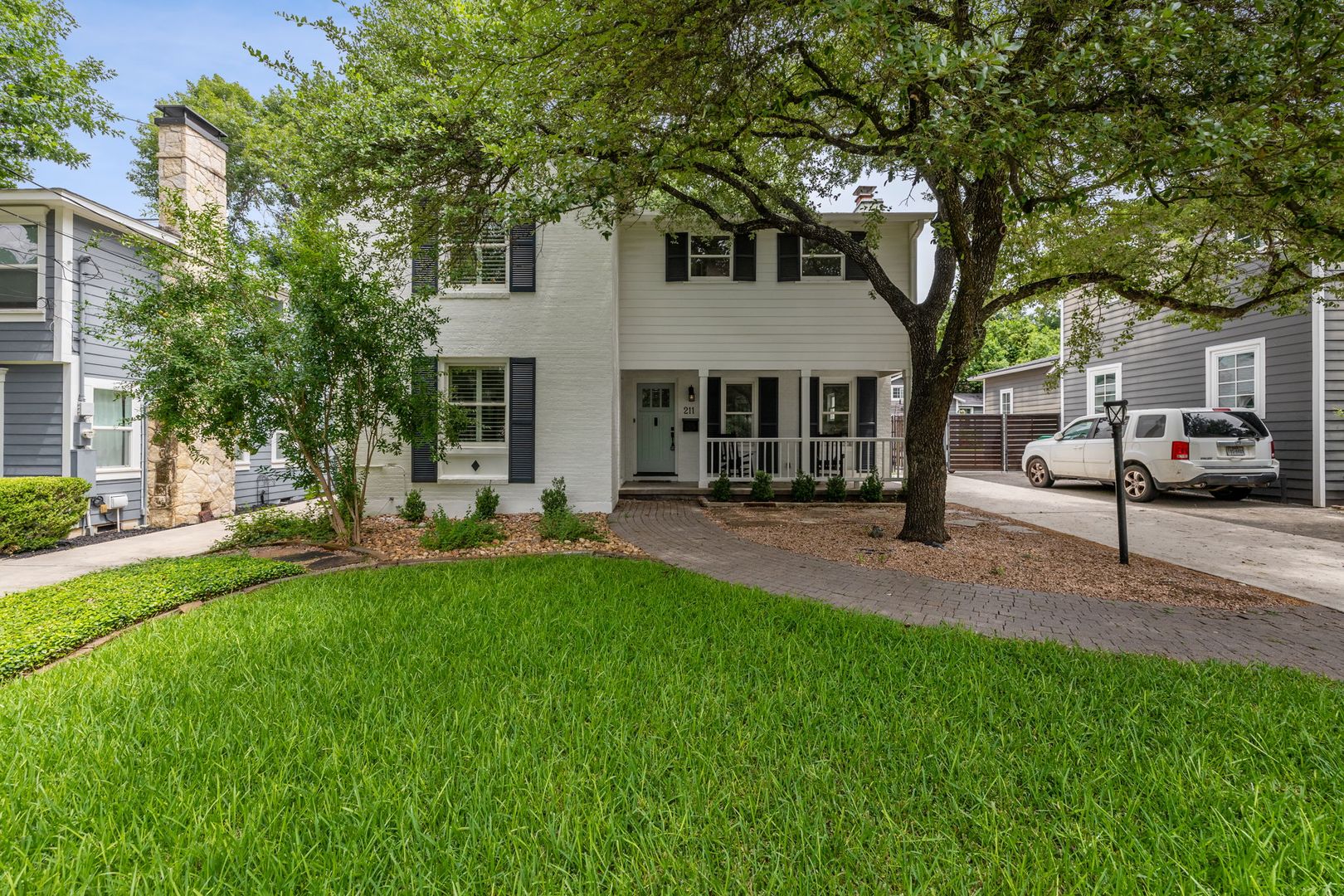 Alamo Heights House: 211 College Blvd