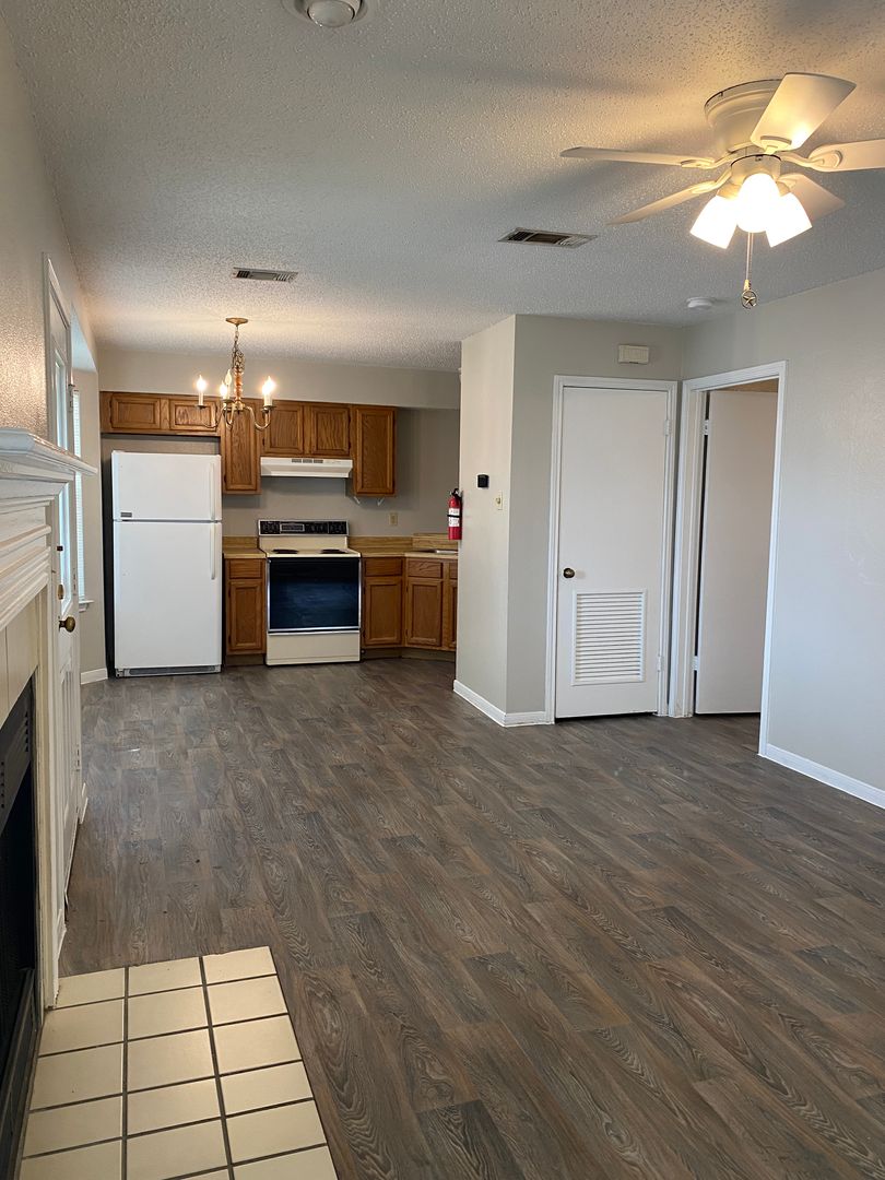 San Antonio Apartment: 4110 Cape Cod