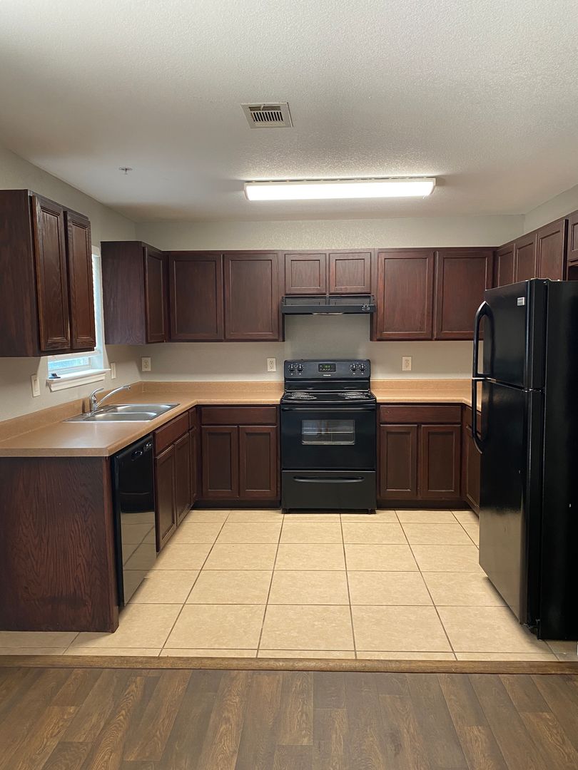 San Antonio Apartment: 14815 Judson Rd