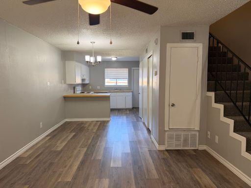 Modern 2-Bedroom Townhome – photo 1