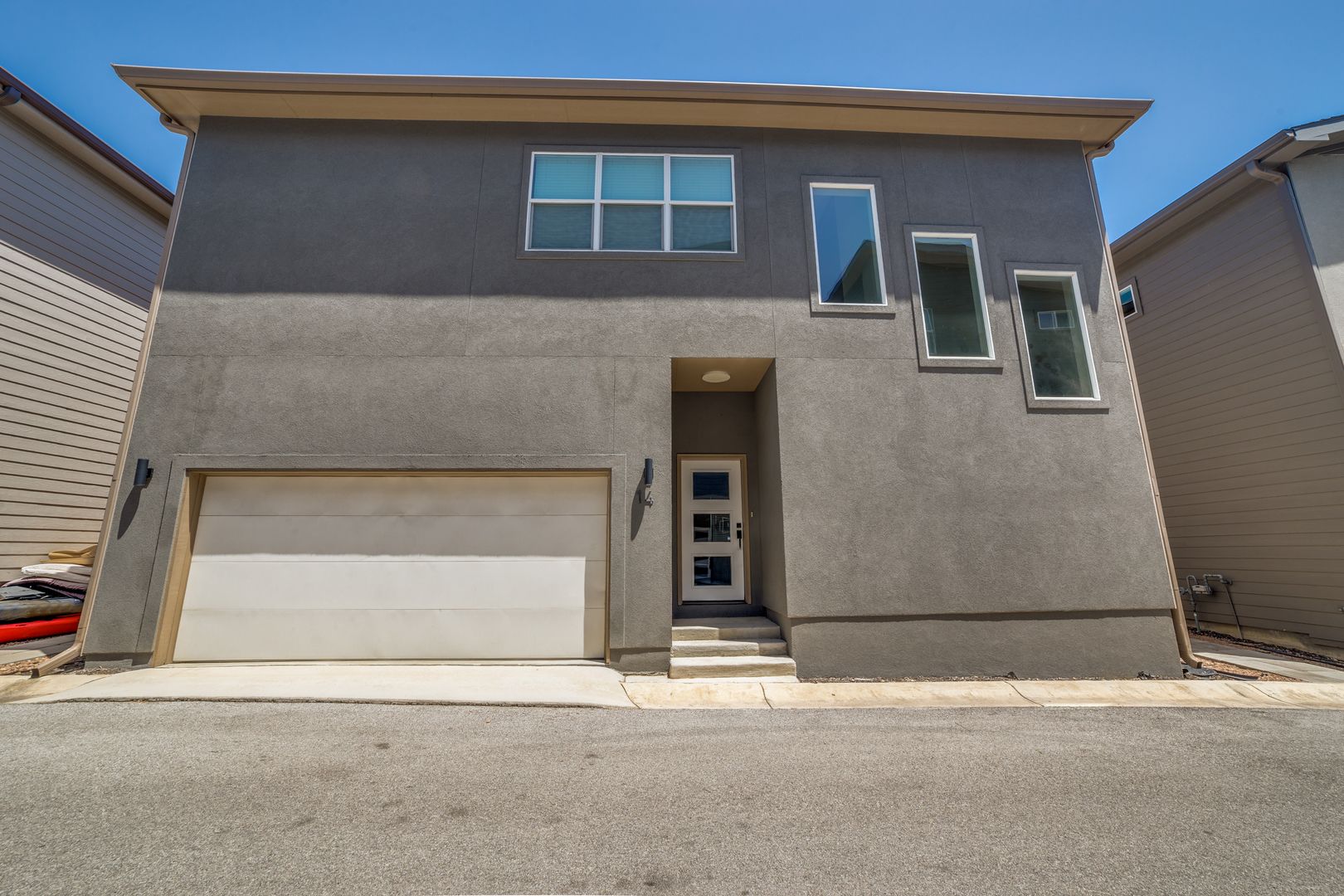 San Antonio House: 1618 W Lawndale Dr Unit 14