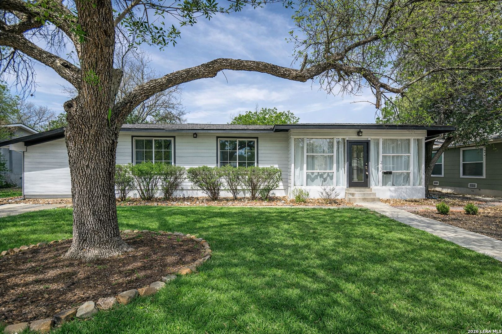 San Antonio House: 227 Devonshire Dr