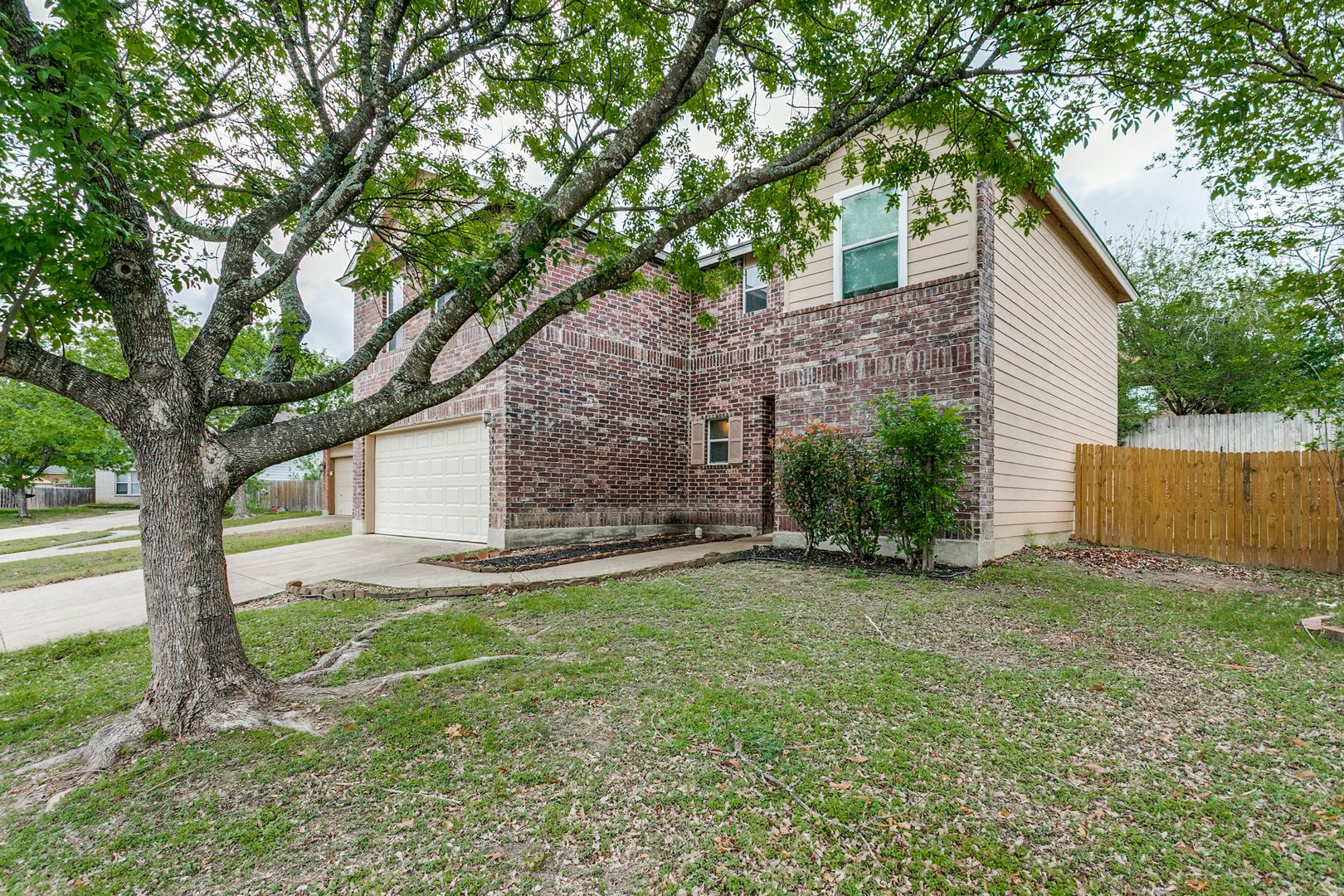 Schertz House: 3410 Sherwin Dr