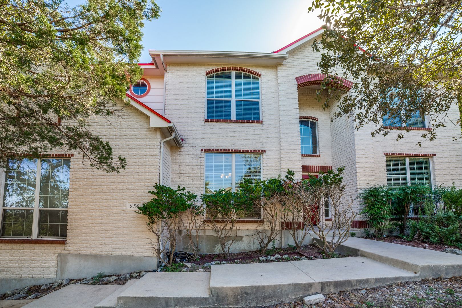San Antonio House: 9918 Alms Park Dr