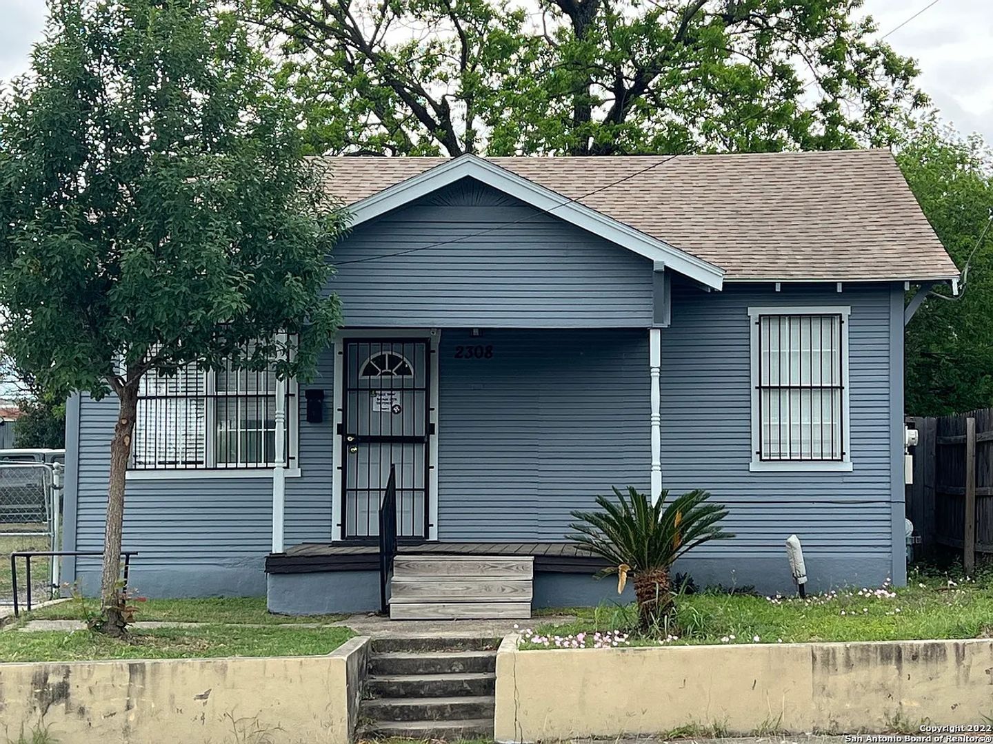 San Antonio House: 2308 W Martin St