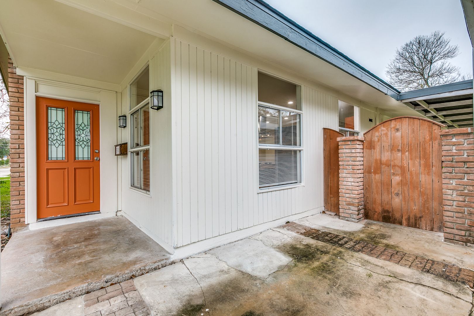 San Antonio House: 511 E Hathaway Dr