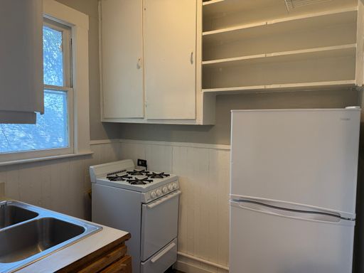 527 CEDAR | 1-Bedroom With Washer & Dryer – photo 1